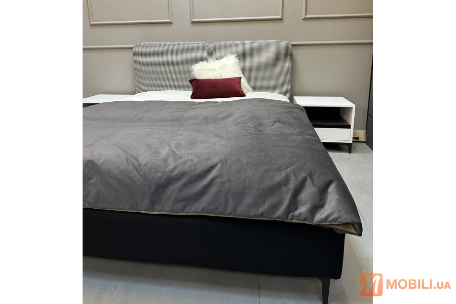 Двуспальная кровать в современном стиле MINOTTI