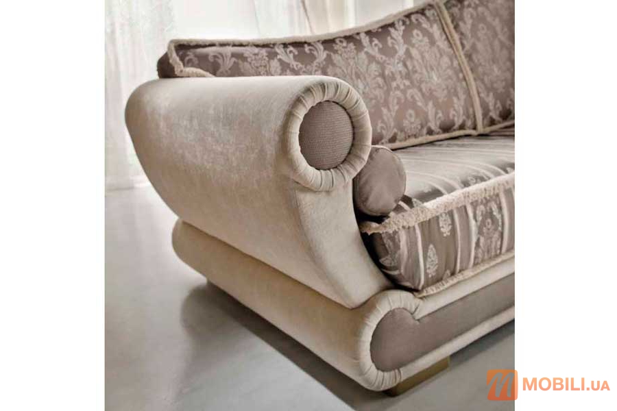 Трехместный диван в классическом стиле CONTEMPORARY 101