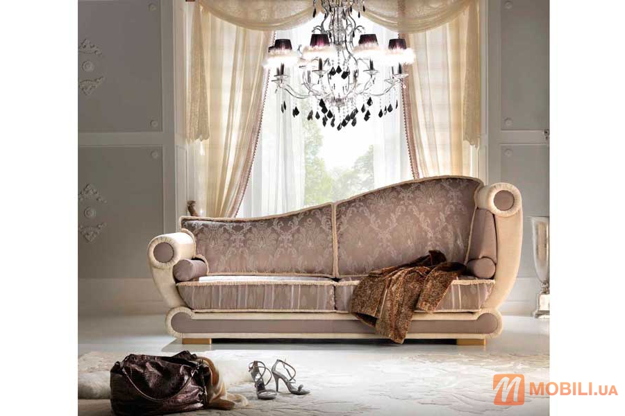 Трехместный диван в классическом стиле CONTEMPORARY 101