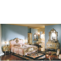 Двуспальная кровать типа с мягкими изголовьем и рамой KING SIZE IRIDE