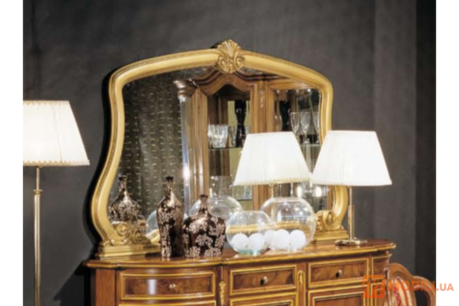Зеркало в золотой отделке, классический стиль GULIA