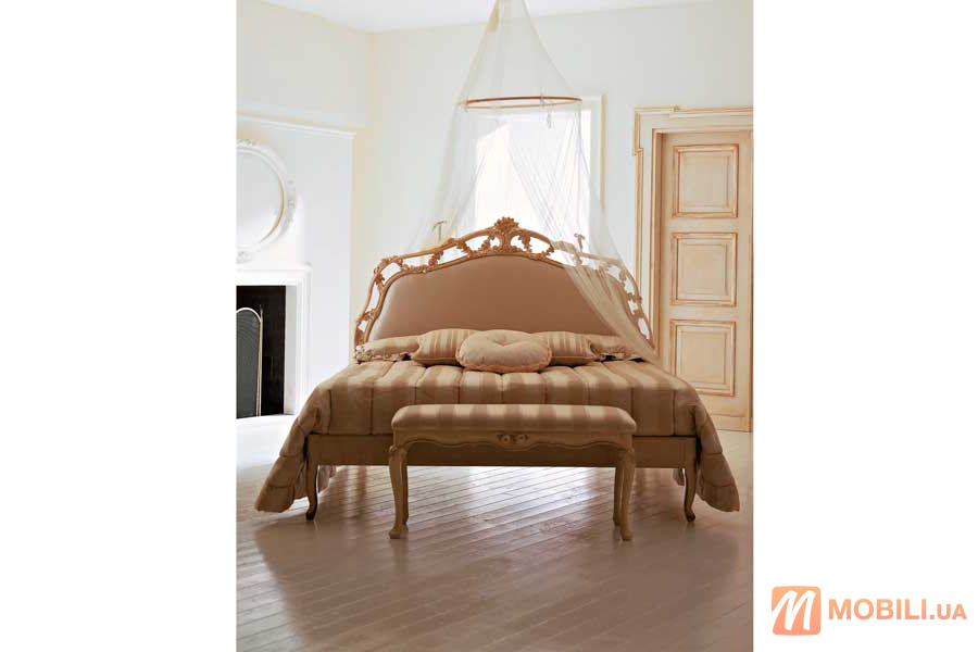 Мебель в спальню, выполнена в классическом стиле SAVIO FIRMINO