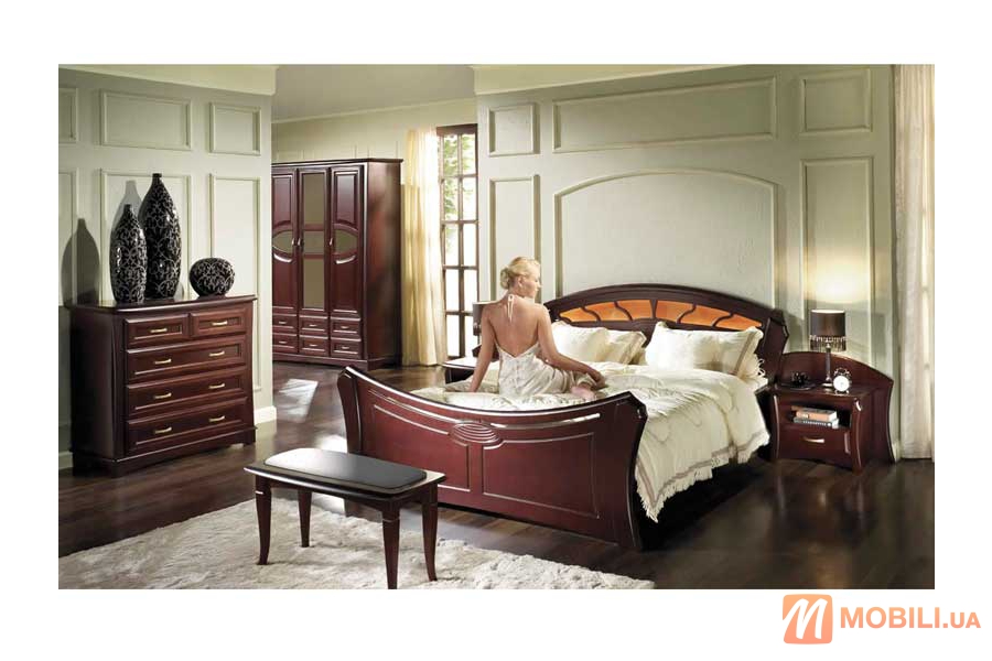 Комплект мебели в спальню в классическом стиле LAZURYT